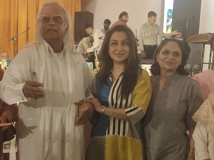 आध्यात्मिक शरण में एक्ट्रेस टिस्का चोपड़ा:पालमपुर में 30 साल बाद गुरु से मिलीं; बोलीं-'घर वापसी' जैसा आध्यात्मिक अनुभव मिला