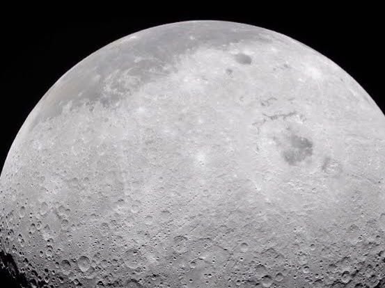 स्पेसएक्स का 4000 किलो वजनी रॉकेट चांद से टकराया:8,690 kmph की रफ्तार से अंतरिक्ष में घूम रहा था; NASA ने कहा- धरती को खतरा नहीं