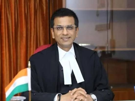 रूस की तरफ से मध्यस्थ बनेंगे पूर्व चीफ जस्टिस चंद्रचूड़:यूक्रेन के सरकारी बैंक से चल रहा विवाद; रूस पर संपत्ति छीनने का आरोप