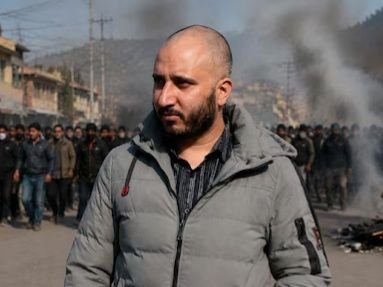 पाकिस्तान ने पत्रकार को आतंकी सूची में डाला:PoK प्रदर्शन कवर करने वाले दानिश इरशाद पर बिना मुकदमे कार्रवाई, बैंक-यात्रा पर रोक