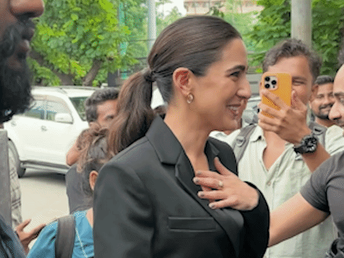 Sara Ali Khan Paparazzi Fight in Mumbai