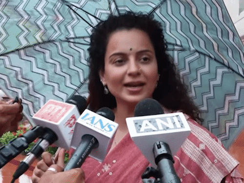 कंगना रनोट ने नसीरुद्दीन शाह को कहा लोमड़ी:बोलीं- वे देश का खाकर पड़ोसी के लिए लड़ते हैं; पीयूष मिश्रा के बयान का समर्थन किया