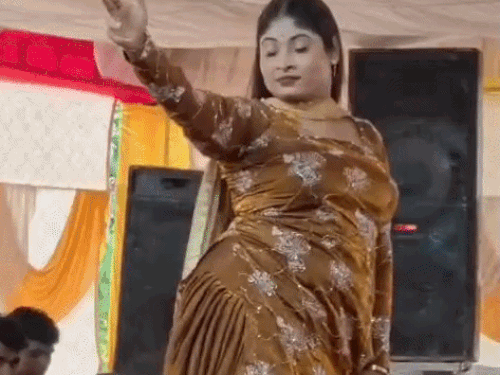 ट्रोलिंग पर भड़की प्रिया रेवाड़ी बोलीं- गलत कहने पर पीटूंगी:मुझे गंदा बताने वाले चुपचाप बुलाकर पैसे उड़ाते हैं; डांस में 2 स्टेप जोड़ूंगी