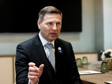 Estonia Defense Minister Hanno Pevkur Resigns Over Ukraine Arms Controversy