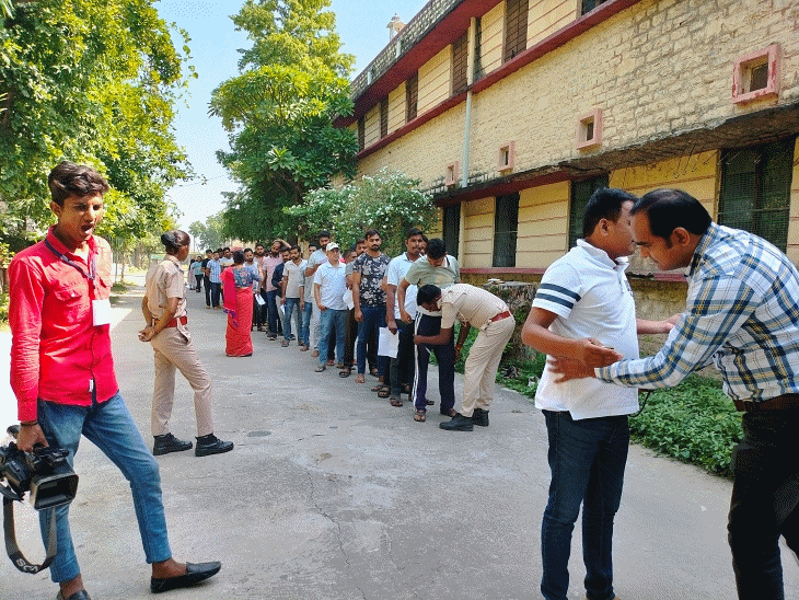 एसआई भर्ती री-एग्जाम-2021 के एडमिट कार्ड अपलोड:2.18 लाख कैंडिडेट्स, 11 जिलों में 666 सेंटर; 20 दिन में मिलेगा रिजल्ट