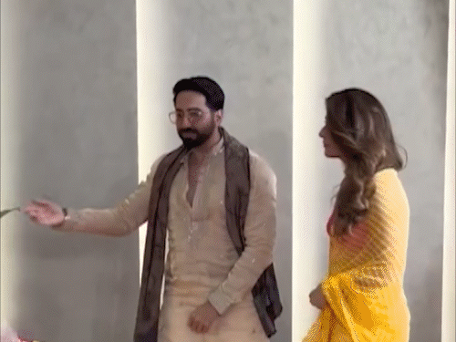सत्यनारायण पूजन में टी-सीरीज ऑफिस पहुंचे बॉलीवुड सेलेब्स:वरुण-कार्तिक, सारा और रकुल शामिल हुए, 'हनुमान अंश' फेम शोभिनव भी दिखे; जैकी श्रॉफ ने बांटा प्रसाद