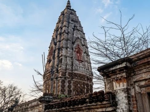 भारत ने पाक में हिंदू मंदिर गिराने की निंदा की:पंजाब में 100 साल पुराने मंदिर की जगह मदरसा बनाने का आरोप