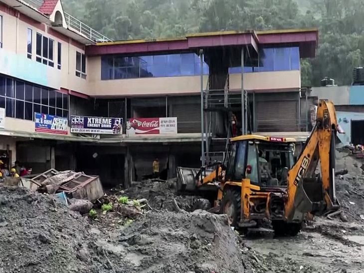 नेपाल बाढ़ से 400 अरब रुपये का नुकसान:5 हजार लोग लापता, 1,344 शव मिले; पीक सीजन में बुकिंग रद्द कर रहे टूरिस्ट