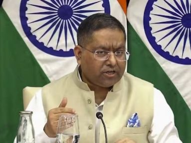 अरब सागर में भारतीय-पाकिस्तानी जहाज टकराए:तेज रफ्तार में आ रहे पाकिस्तानी जहाज ने गलत दिशा में मोड़ा रास्ता, दिल्ली में PAK हाईकमिश्नर तलब