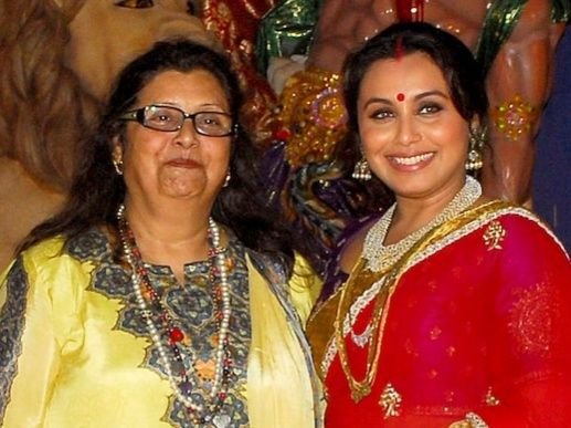 रानी मुखर्जी की मां कृष्णा मुखर्जी का निधन:75 साल की उम्र में ली अंतिम सांस; बंगाली सिनेमा में प्लेबैक सिंगर थीं