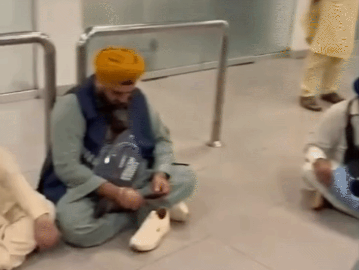 फैसलाबाद एयरपोर्ट पर रोके गए 104 सिख श्रद्धालु:अमृतसर-दिल्ली जाने को PAK से भारत आ रहे थे; वीजा वैलिड, महंगी टिकटें खरीदी थीं