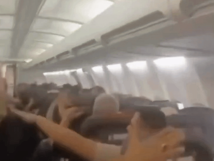ईरान में उड़ान भरते ही विमान का टायर फटा:बोइंग 737 के इंजन में भी खराबी आई; मशहद एयरपोर्ट पर इमरजेंसी लैंडिंग हुई