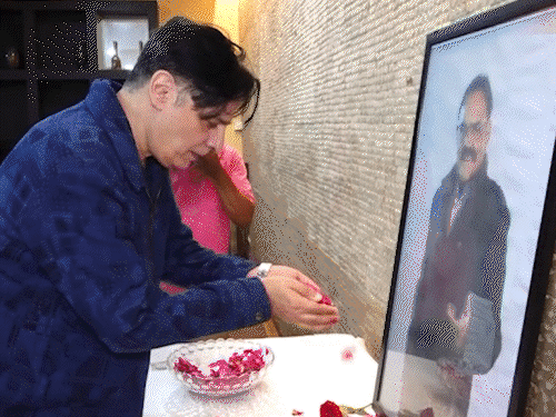 Mushtaq Khan Prayer Meet | Poonam Dhillon, Rajpal Yadav, Rahul Roy Attend