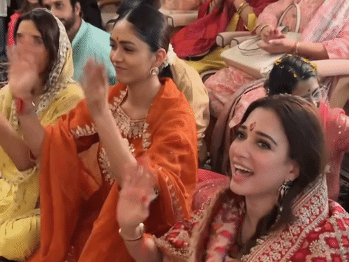 Tamannaah Bhatia & Mrunal Thakur at Mata Ki Chowki